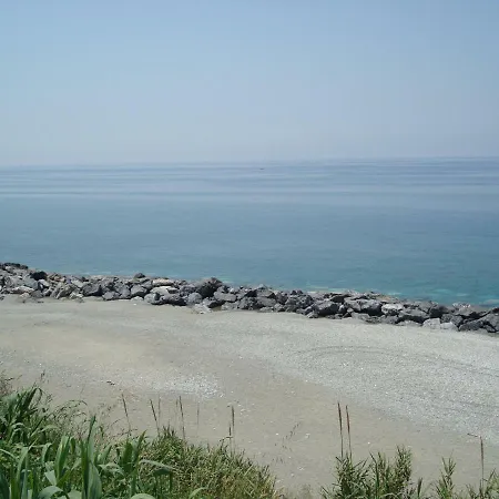 Πανσιόν A Due Passi Dal Mare