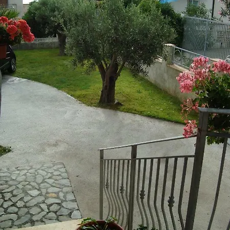 Gasthuis A Due Passi Dal Mare Longobardi