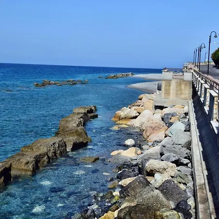 Vendégház A Due Passi Dal Mare Longobardi
