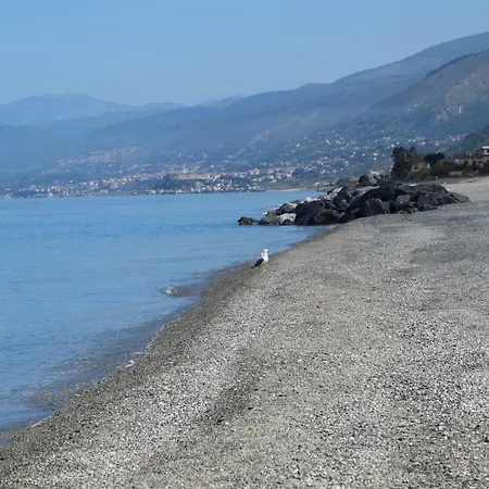 A Due Passi Dal Mare *